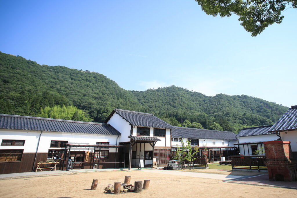 竹田城 城下町 ホテルEN（旧木村酒造場）の中庭広場