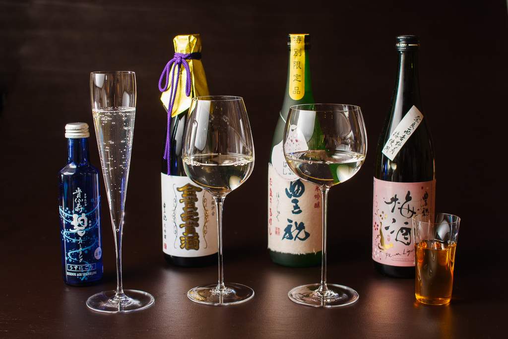 日本酒や梅酒など各種グラスからご用意