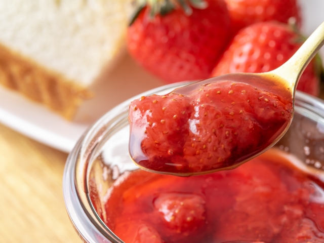 いちごジャムとパン