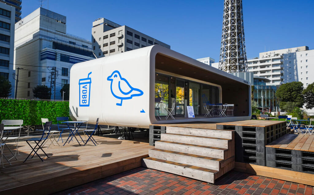 横浜のvisitorsdockカフェ