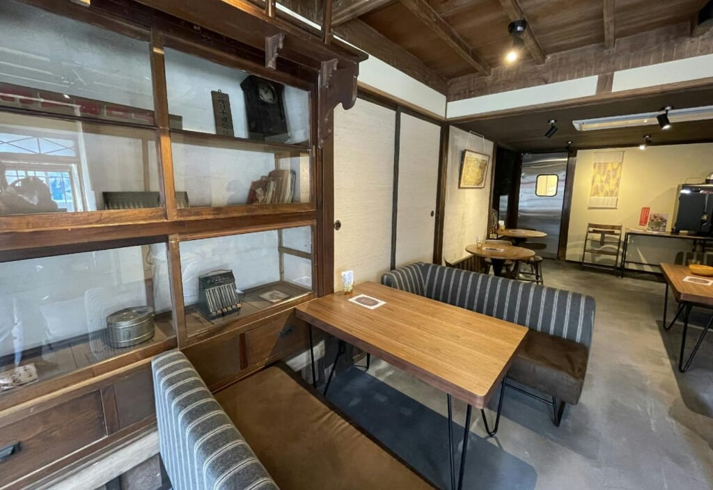 小池カフェの内観
